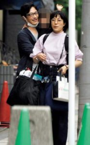 菅野美穂と堺雅人のプライベートショット1