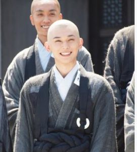 吉沢亮の丸坊主姿