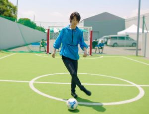 山﨑賢人のリフティング