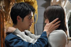 岡田健史のキスシーン