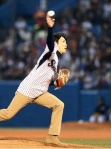 小泉孝太郎の始球式
