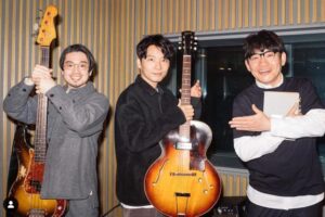 星野源とバンドメンバー