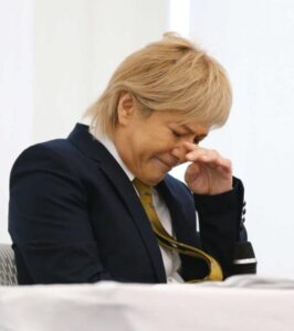 小室哲哉の謝罪会見２