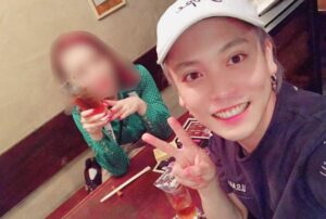 優里と浮気女性