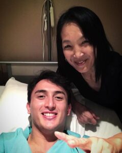 佐藤マクファーレン優樹の母親