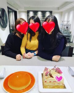 福世恵梨奈と２人の娘