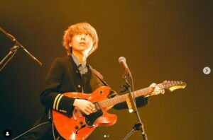 川谷絵音のライブ写真