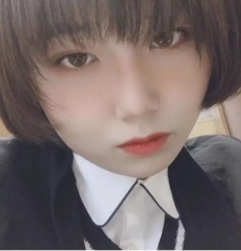 adoの素顔写真1