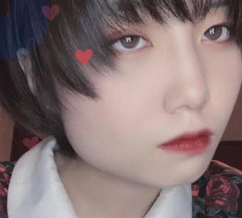 adoの素顔写真3